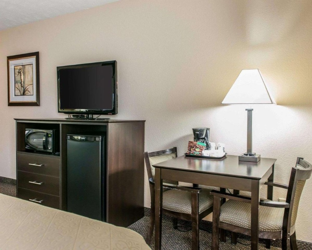 Room image 4