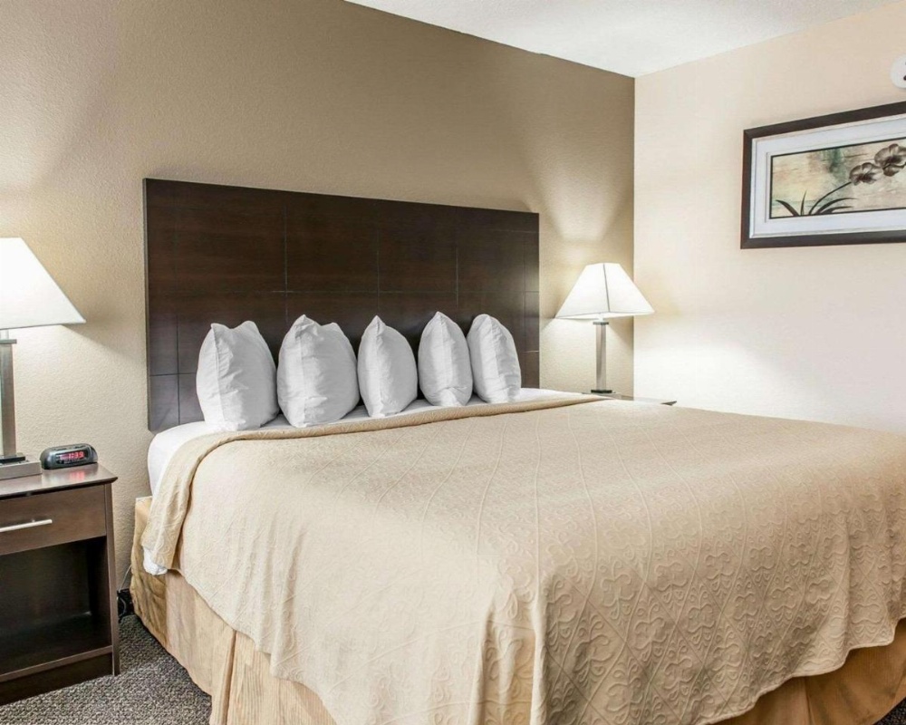 King Room - Accessible/Non-Smoking