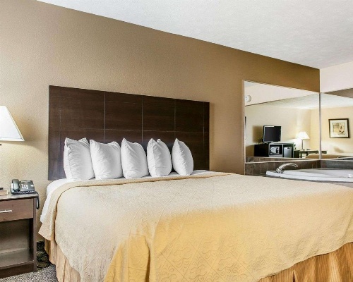 Quality Inn & Suites - Mattoon image 4